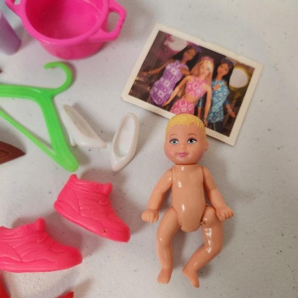 Vintage 1990s Barbie Miniature Accessories Shoes Saddle Baby Parts Pieces 90s - Picture 2 of 10